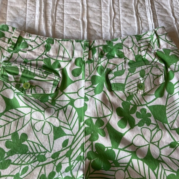 2/$30 Talbots Shorts Stretch Green and White Floral SZ 14 - Picture 6 of 13